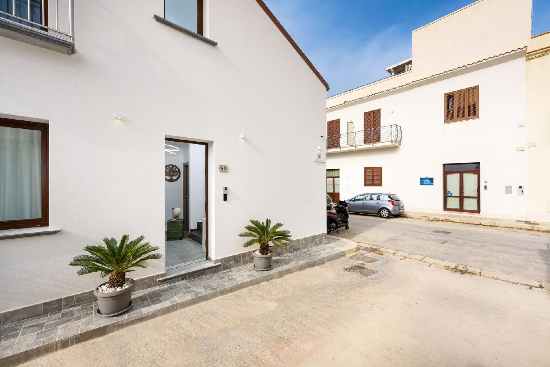 Alojamento de Acomodação e Pequeno-almoço Ad Maiora San Vito Lo Capo